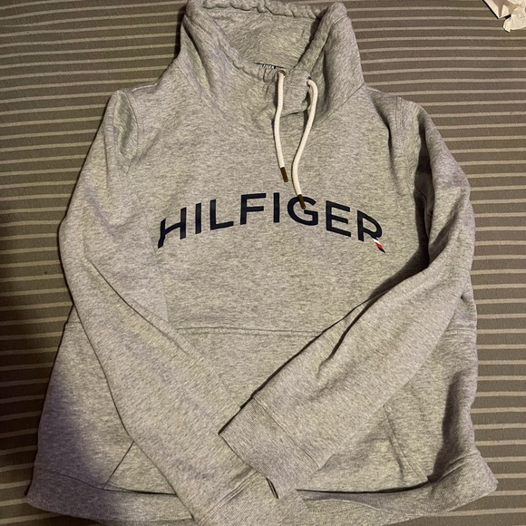 Tommy hilfiger crewneck, baggy neck - Picture 1 of 2